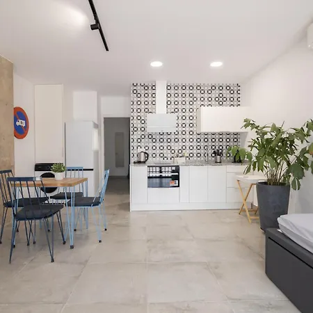 New Flats 2 公寓 *